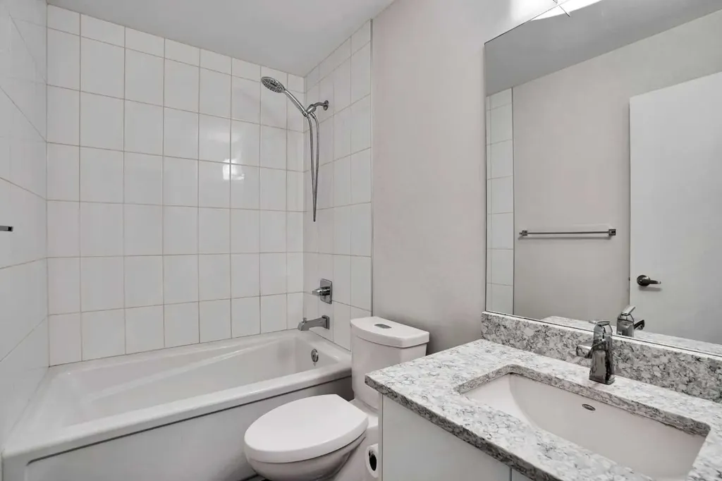 20 Brentwood Common NW Calgary AB T2L 2L7