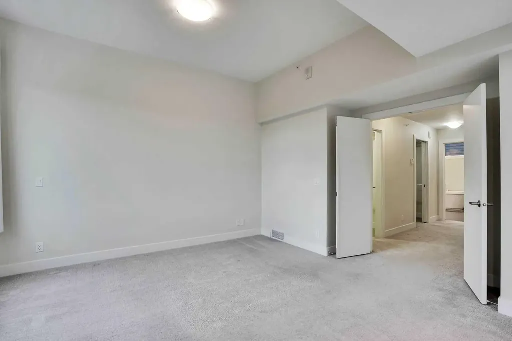 20 Brentwood Common NW Calgary AB T2L 2L7