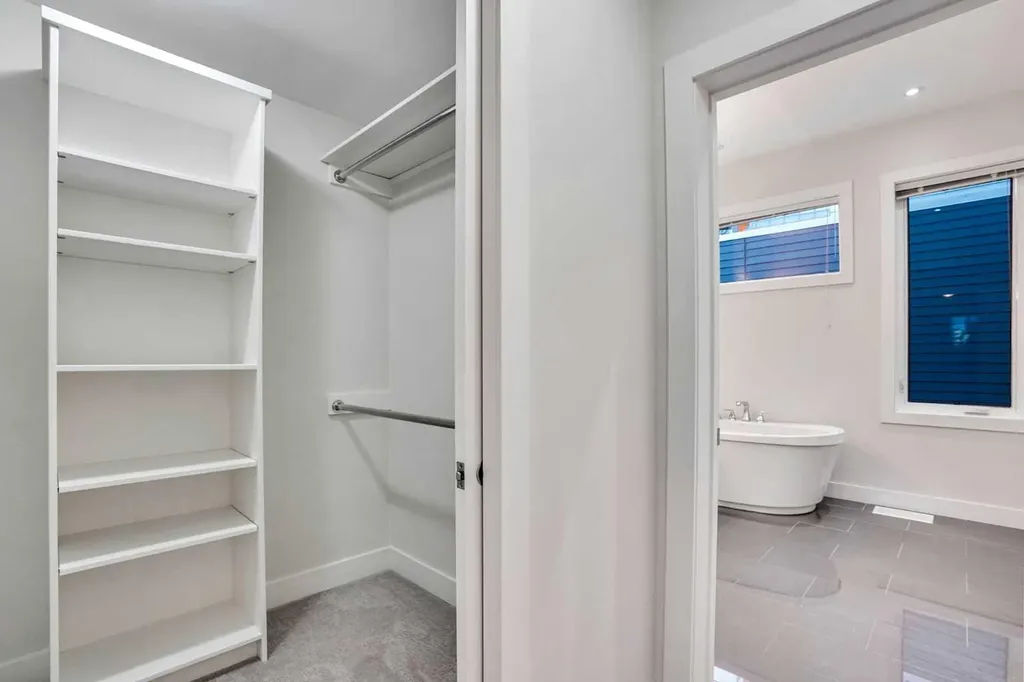 20 Brentwood Common NW Calgary AB T2L 2L7