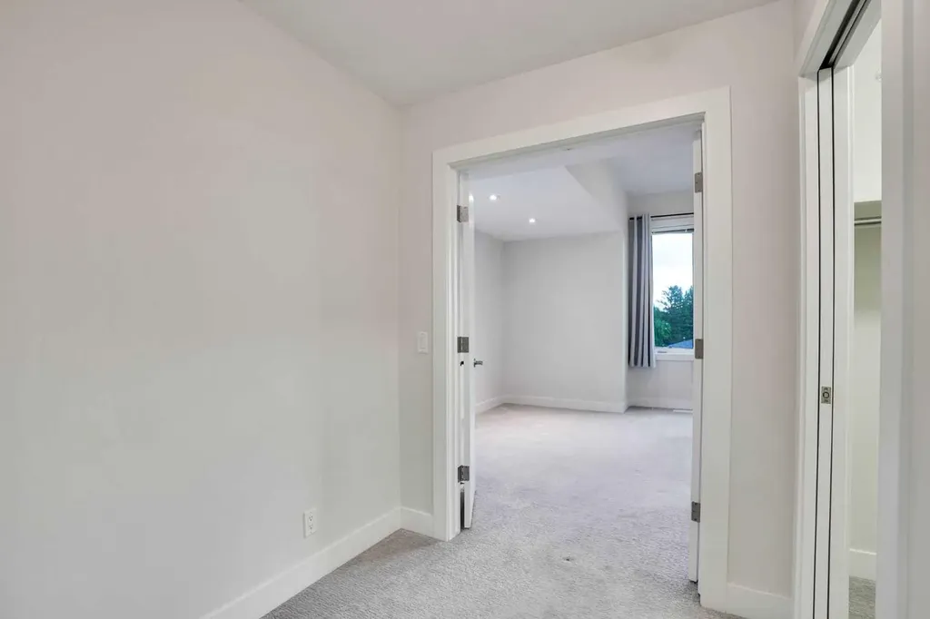 20 Brentwood Common NW Calgary AB T2L 2L7