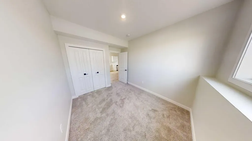 9513 114 Avenue Clairmont AB T8X0W7