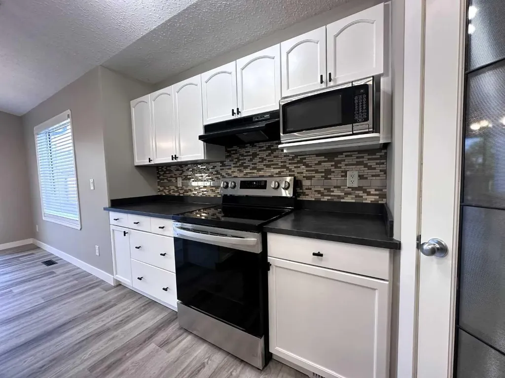 9005 94a Avenue Grande Prairie AB T8X0A2