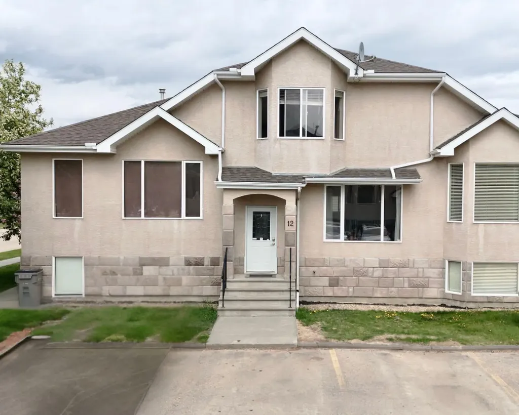 9 Leedy Drive Whitecourt AB T7S 1X2
