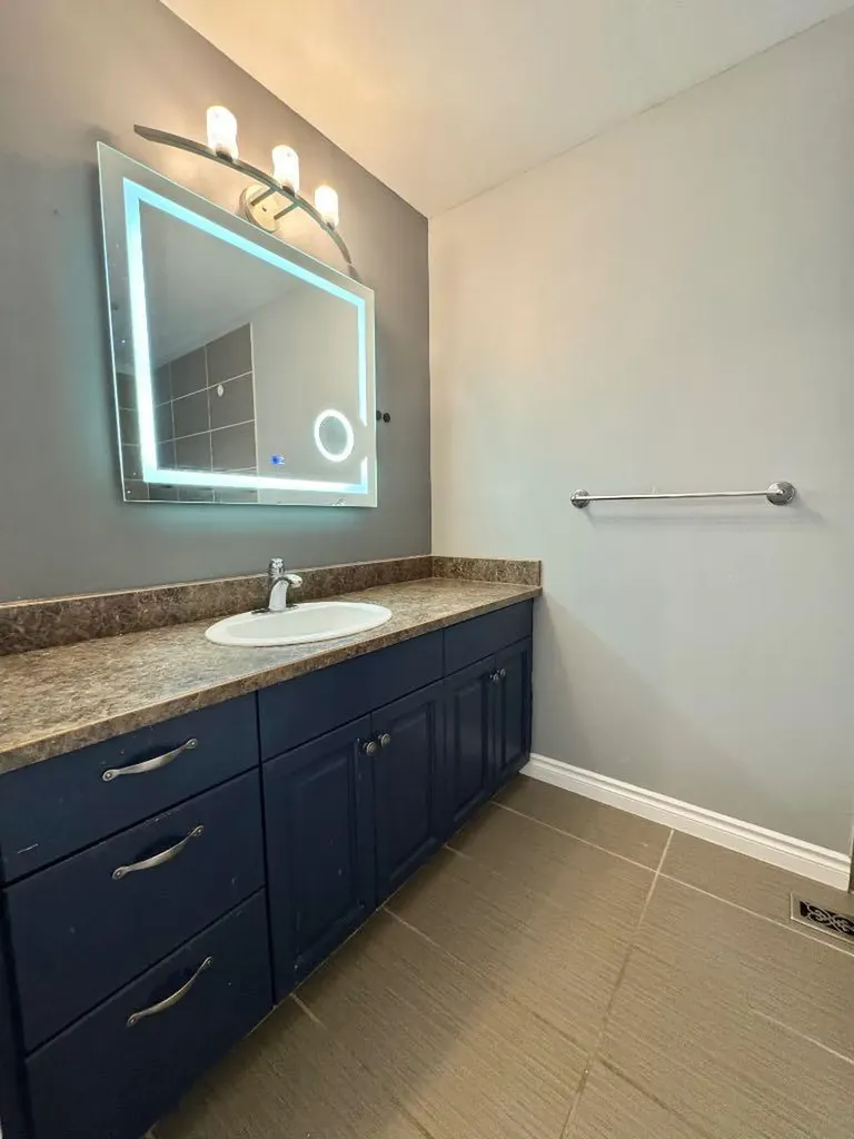 9 Leedy Drive Whitecourt AB T7S 1X2