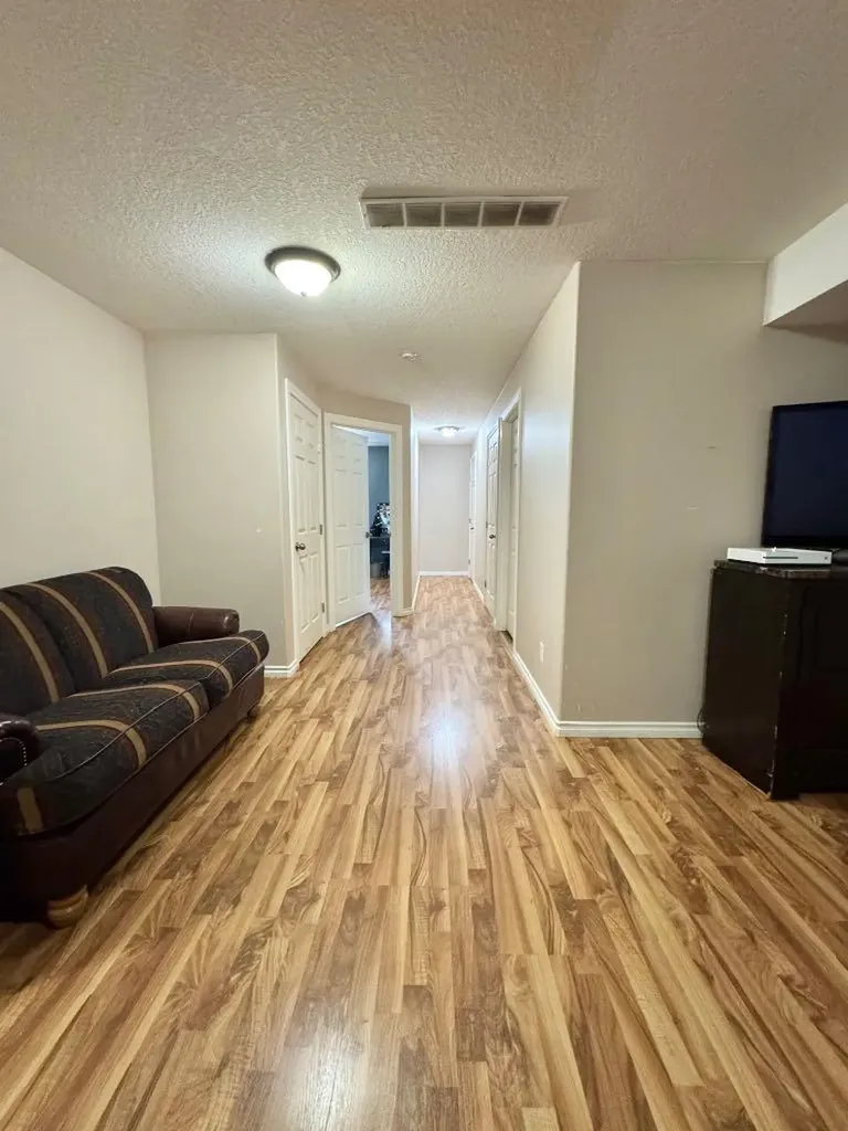 9 Leedy Drive Whitecourt AB T7S 1X2