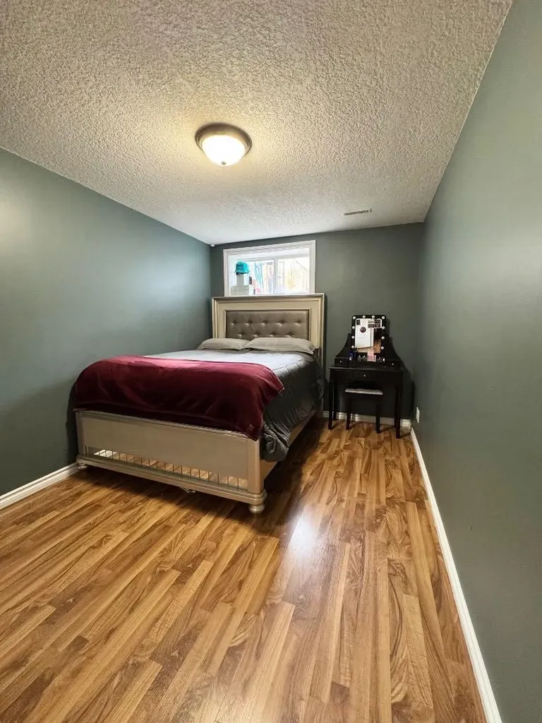9 Leedy Drive Whitecourt AB T7S 1X2