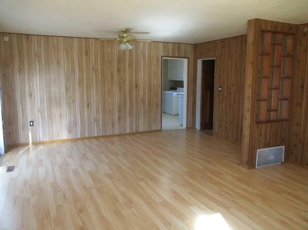 322 7th Avenue SE Manning AB T0H 2M0