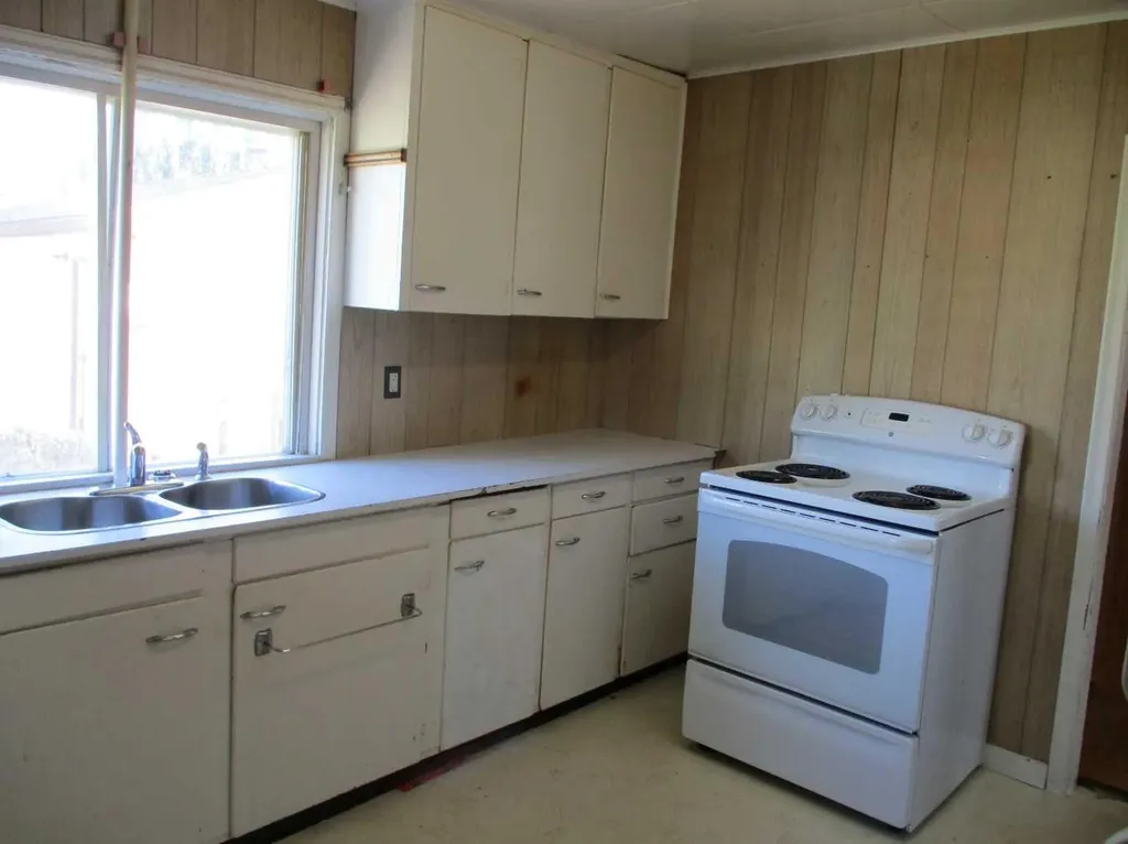 322 7th Avenue SE Manning AB T0H 2M0