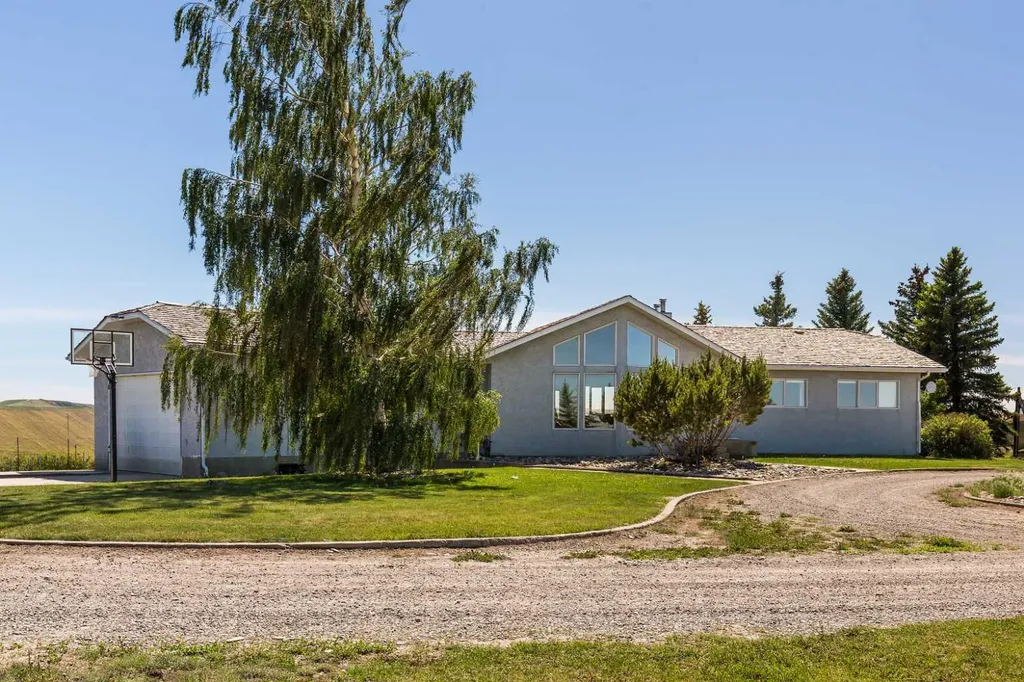 222041B Range Road 52 Magrath AB T0K1J0