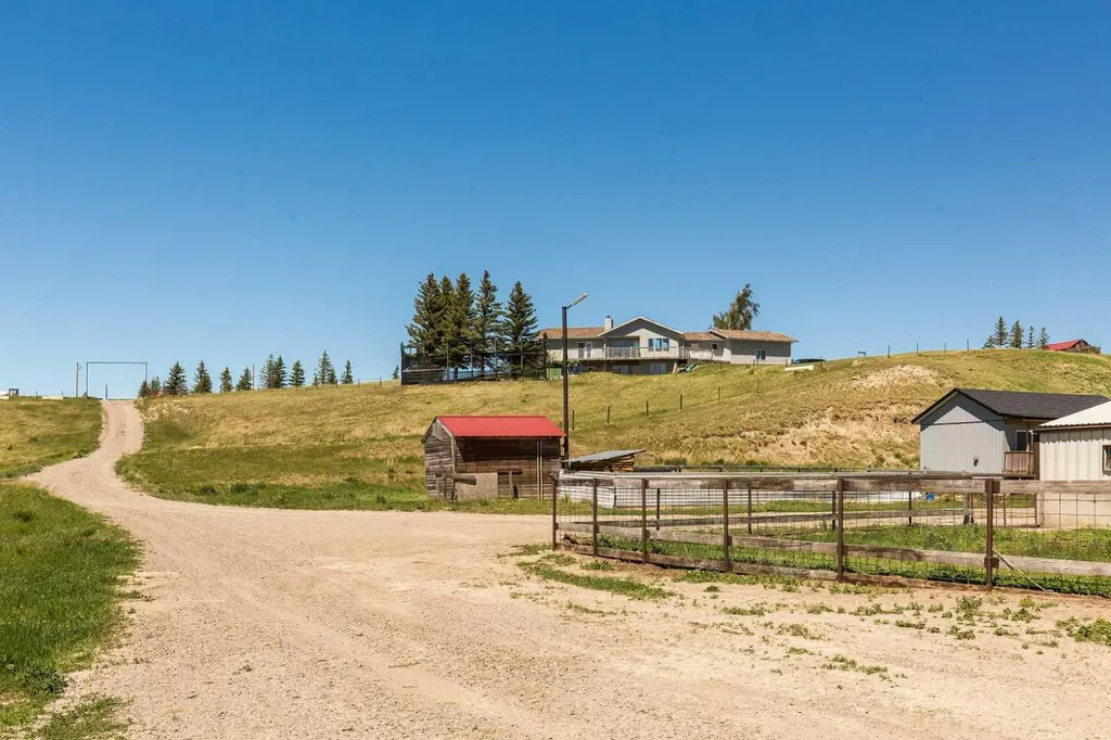 222041B Twp Road 52 Magrath AB T0K1J0