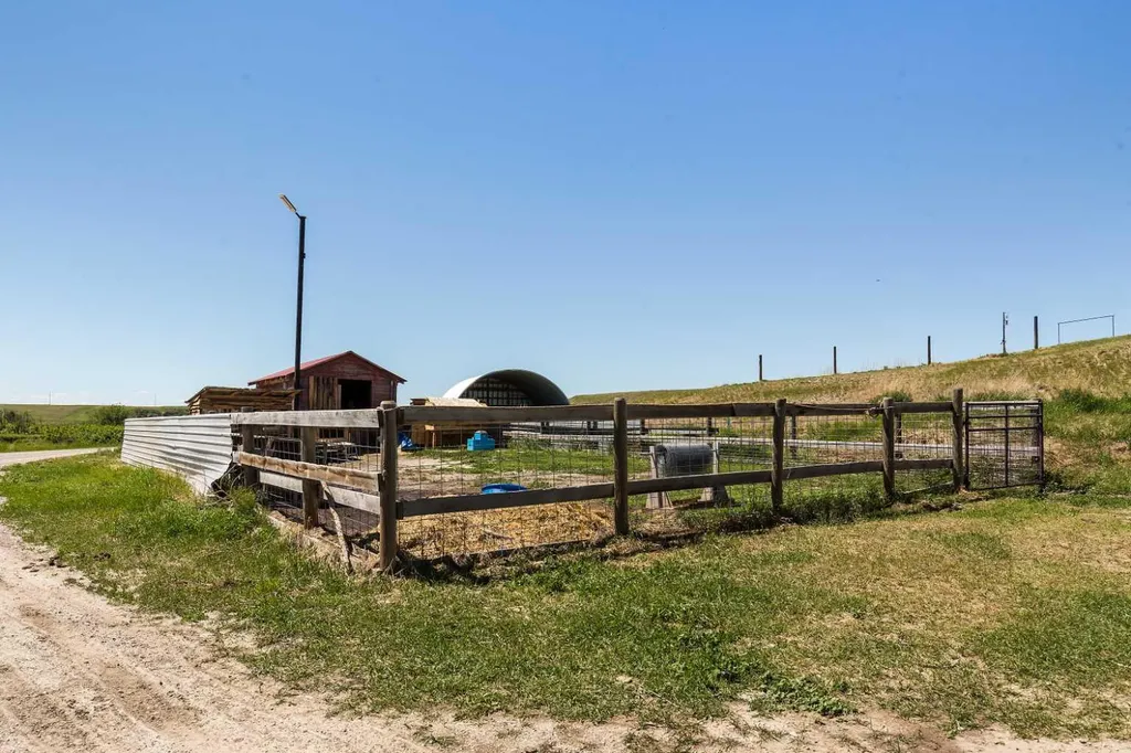 222041B Twp Road 52 Magrath AB T0K1J0