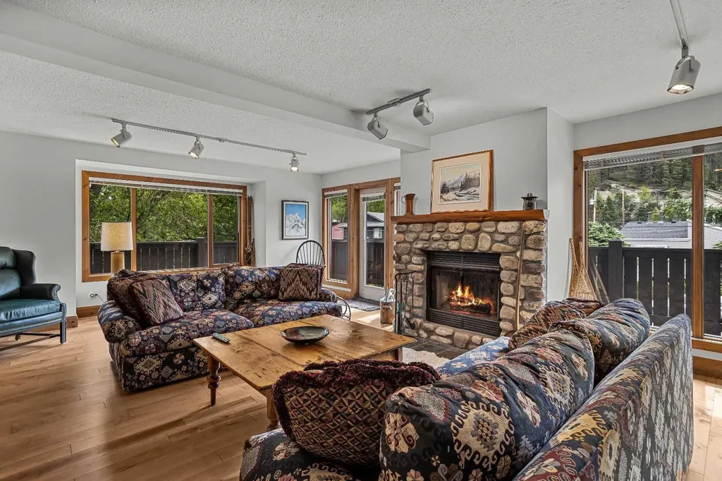 349 Otter Street Banff AB T1L1C4