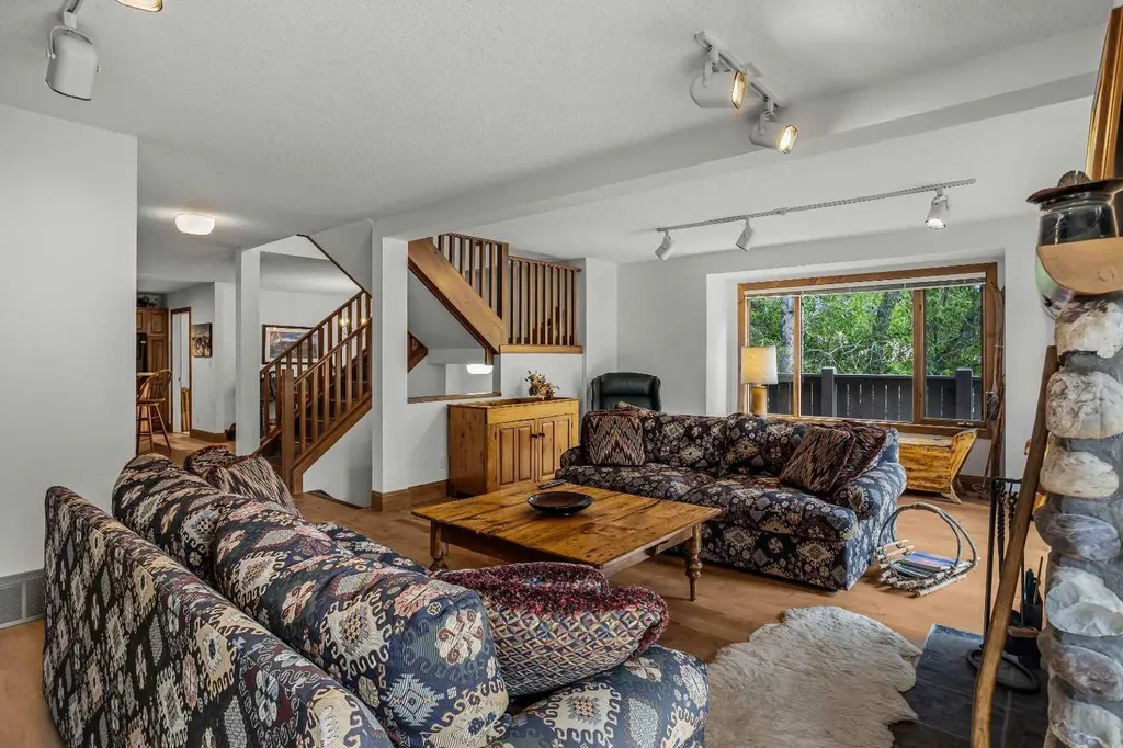 349 Otter Street Banff AB T1L1C4