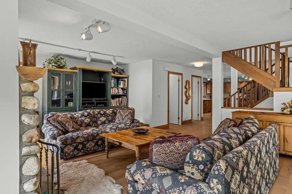 349 Otter Street Banff AB T1L1C4