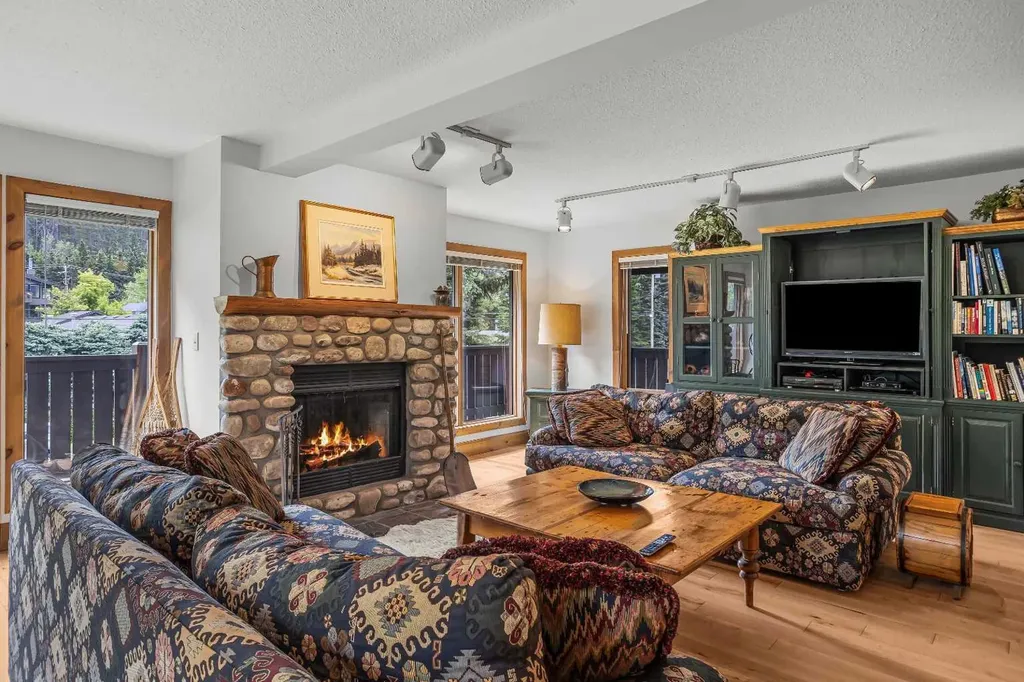 349 Otter Street Banff AB T1L1C4