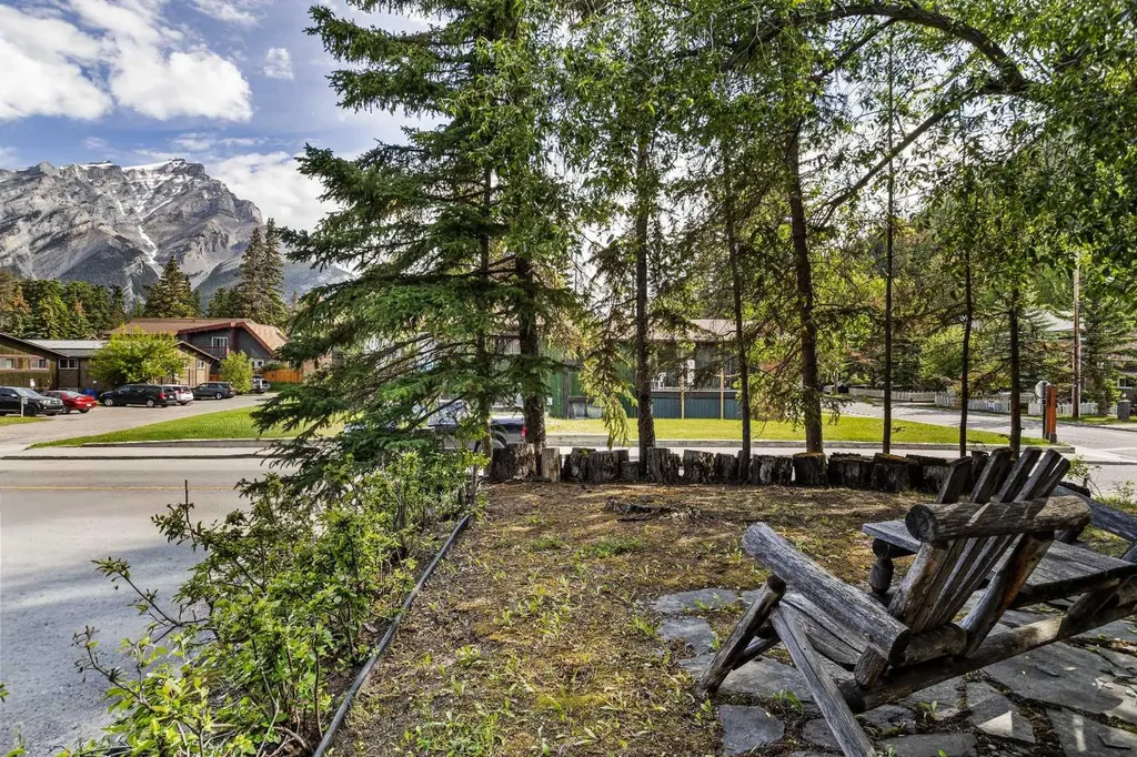 349 Otter Street Banff AB T1L1C4
