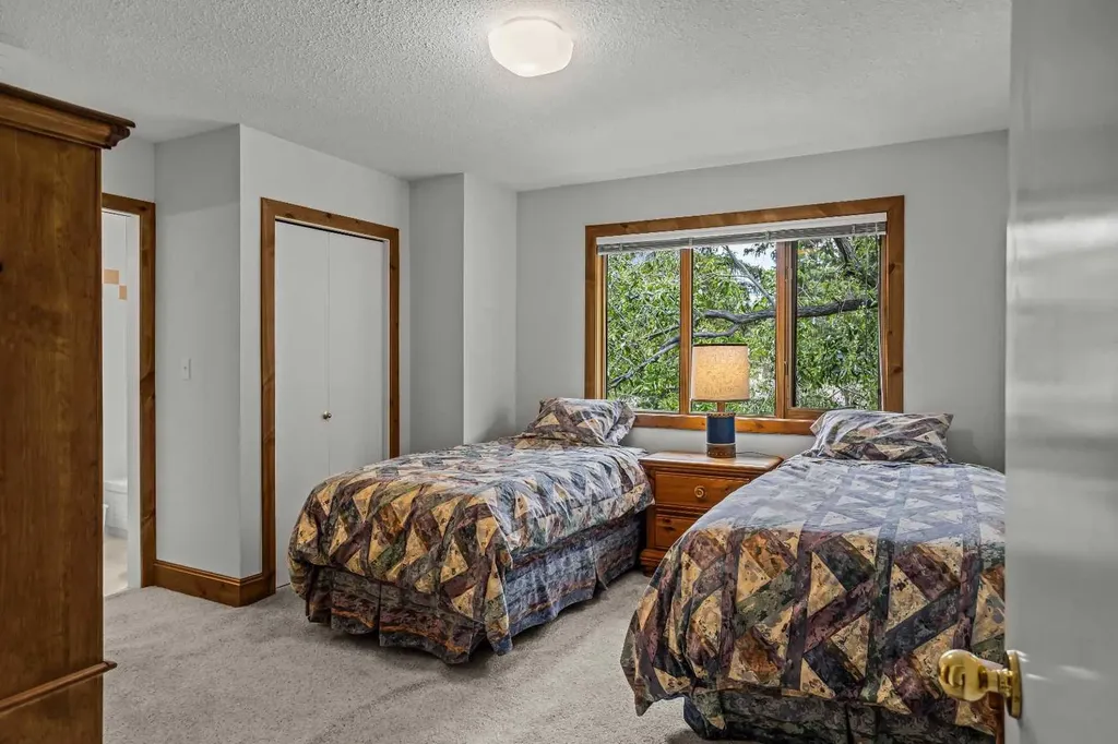 349 Otter Street Banff AB T1L1C4