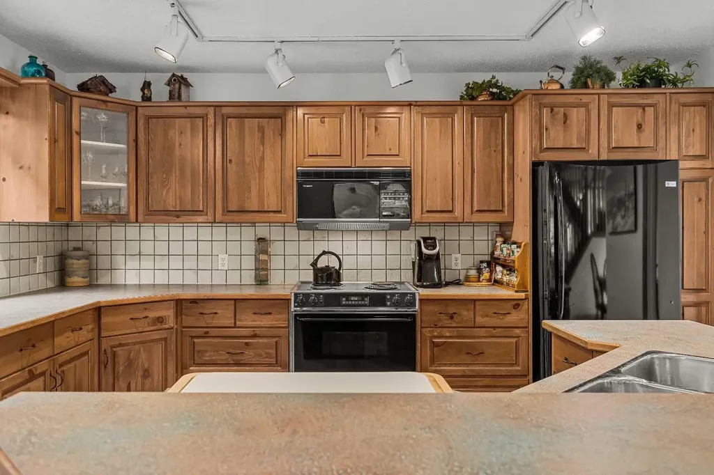 349 Otter Street Banff AB T1L1C4
