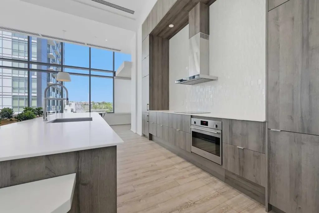 615 6 Avenue SE Calgary AB T2G 1S2