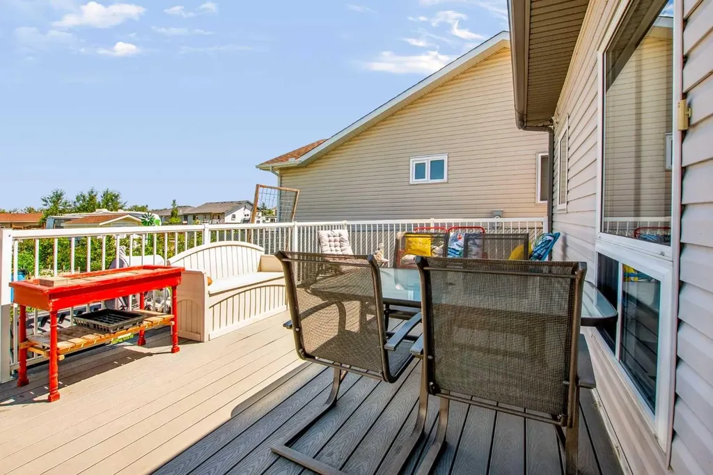 2806 22 Street Nanton AB T0L 1R0
