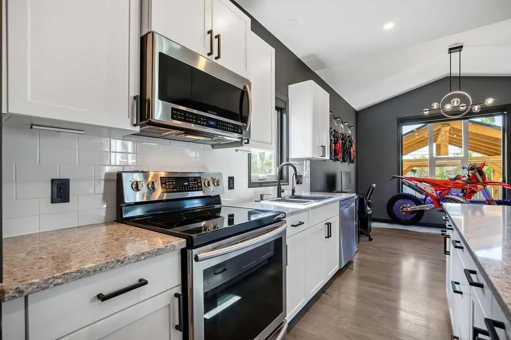 627 Hamptons Place SE High River AB T1V 0A9