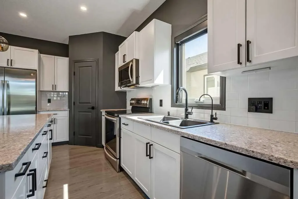 627 Hamptons Place SE High River AB T1V 0A9