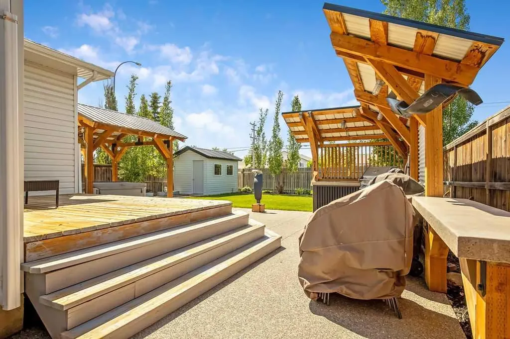 627 Hamptons Place SE High River AB T1V 0A9