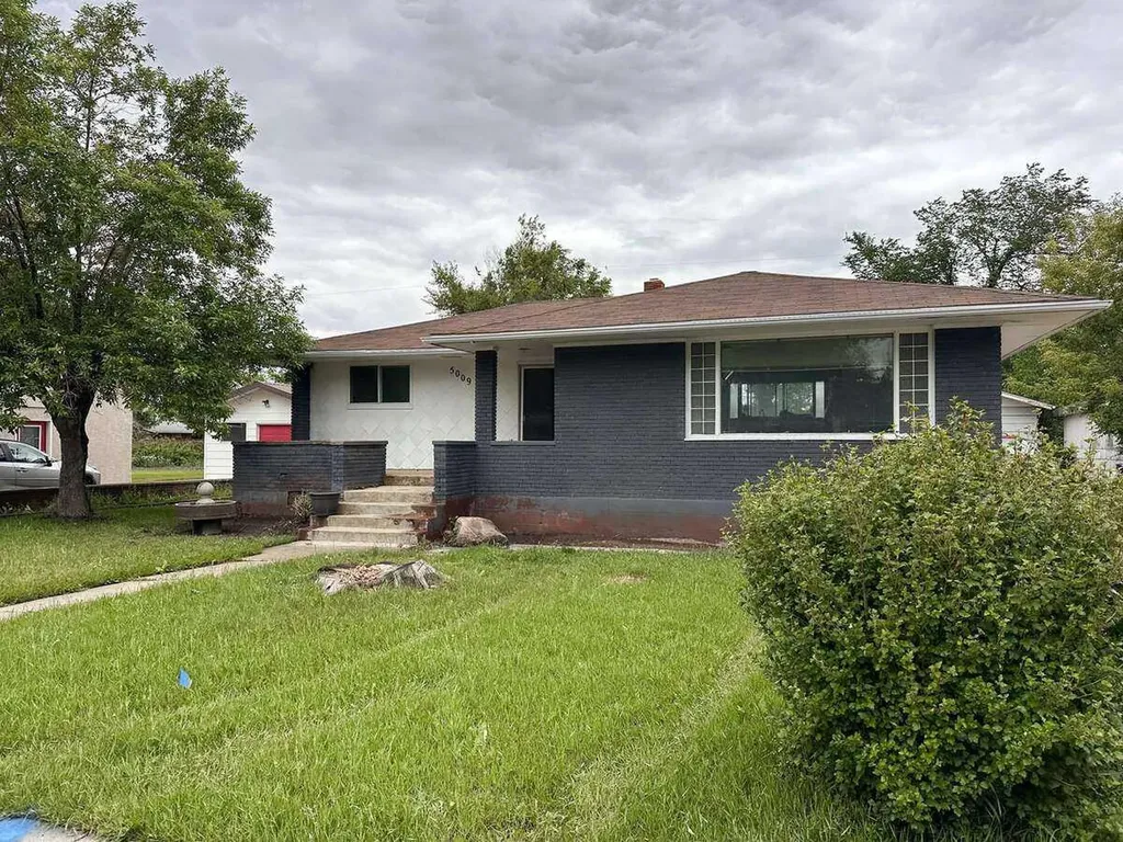 5009 51 Avenue Taber AB T1G 1N3