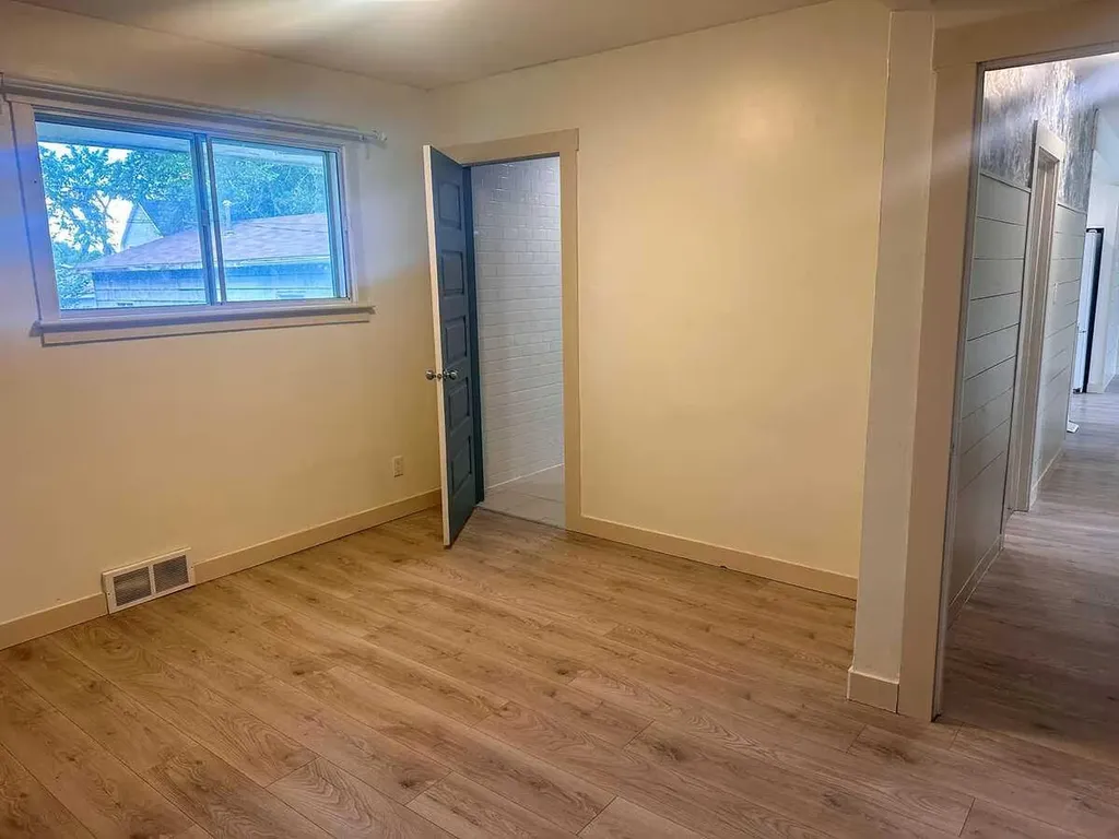 5009 51 Avenue Taber AB T1G 1N3