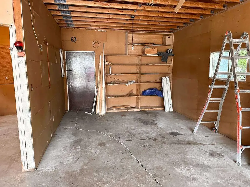 5009 51 Avenue Taber AB T1G 1N3