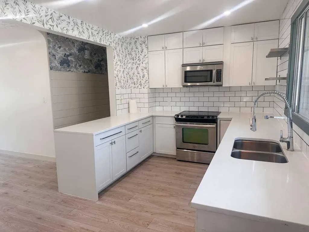5009 51 Avenue Taber AB T1G 1N3