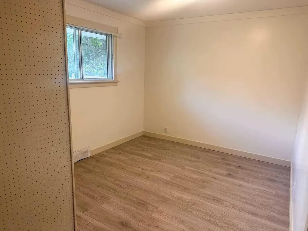 5009 51 Avenue Taber AB T1G 1N3