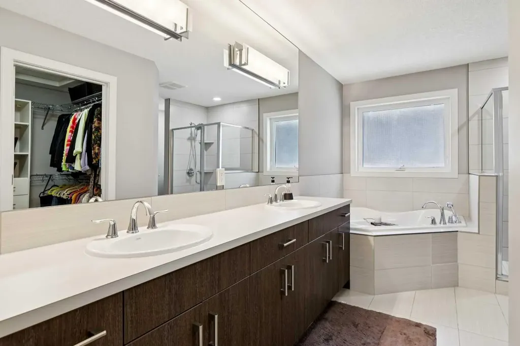 119 Springbluff Boulevard SW Calgary AB T3H 4V3