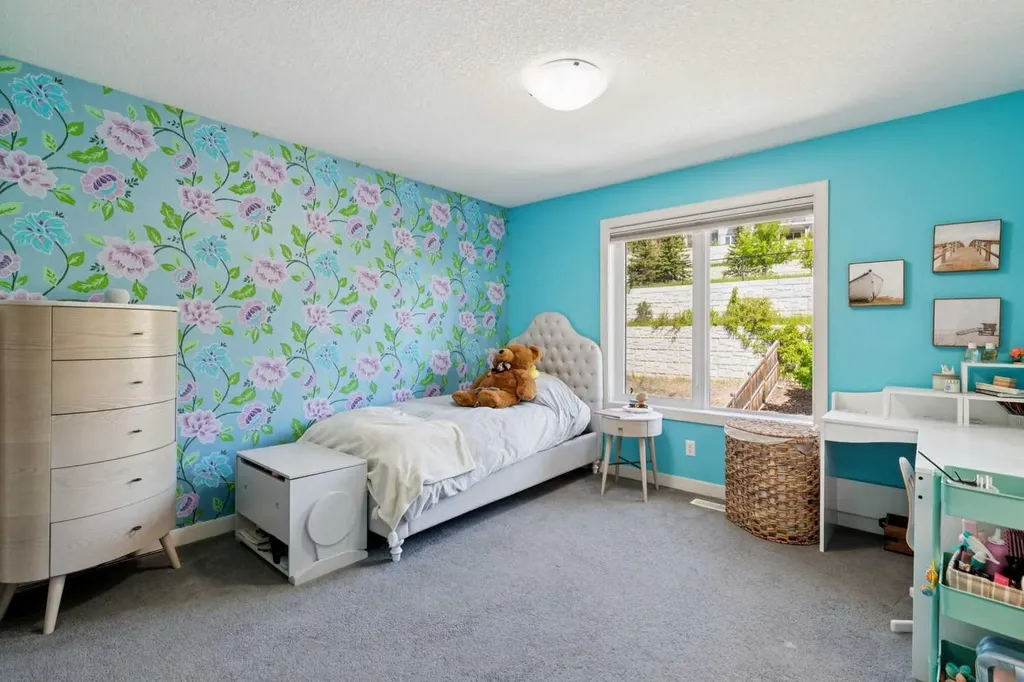 119 Springbluff Boulevard SW Calgary AB T3H 4V3