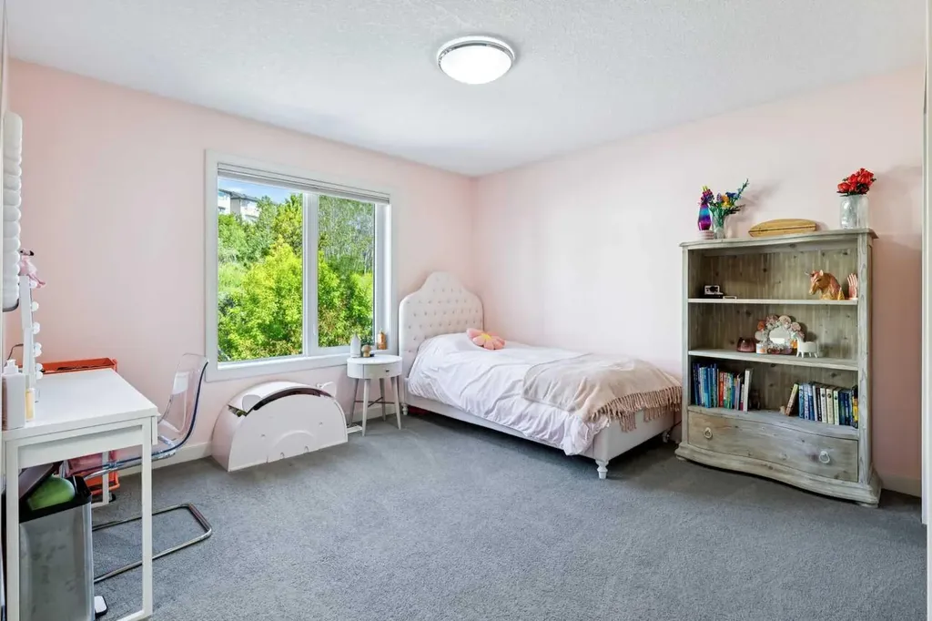 119 Springbluff Boulevard SW Calgary AB T3H 4V3