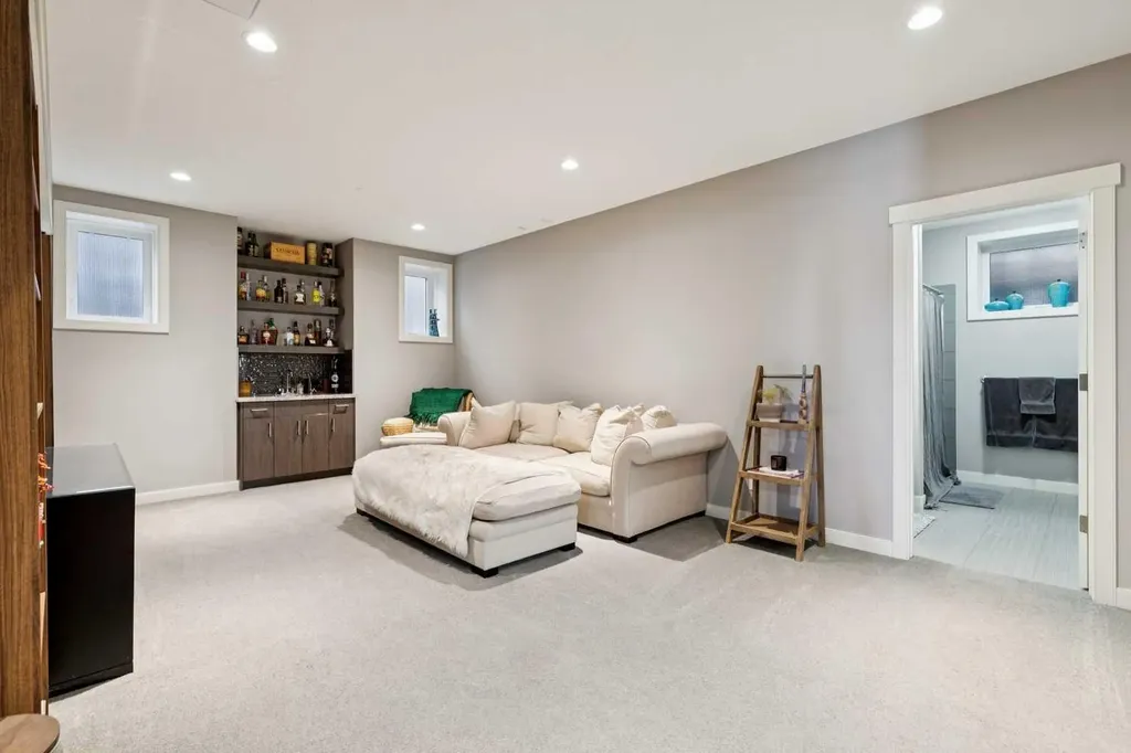 119 Springbluff Boulevard SW Calgary AB T3H 4V3