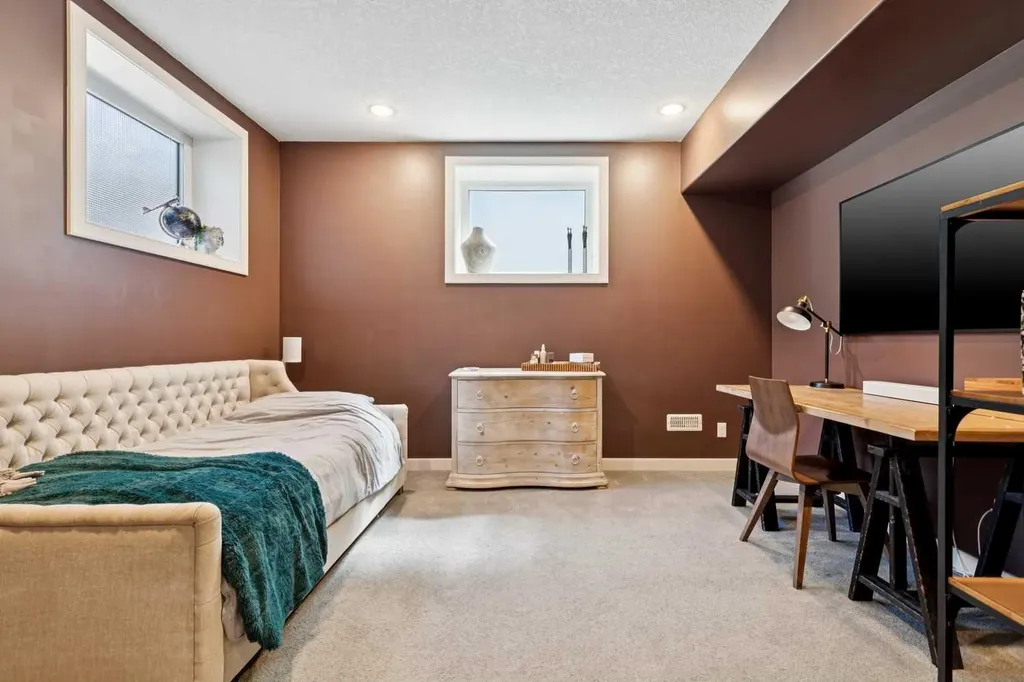 119 Springbluff Boulevard SW Calgary AB T3H 4V3