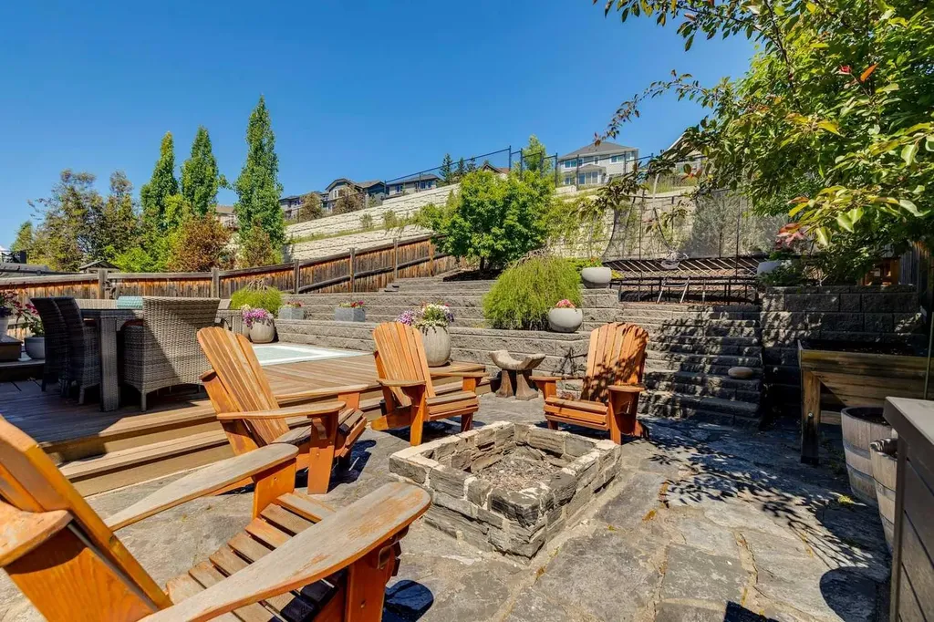 119 Springbluff Boulevard SW Calgary AB T3H 4V3