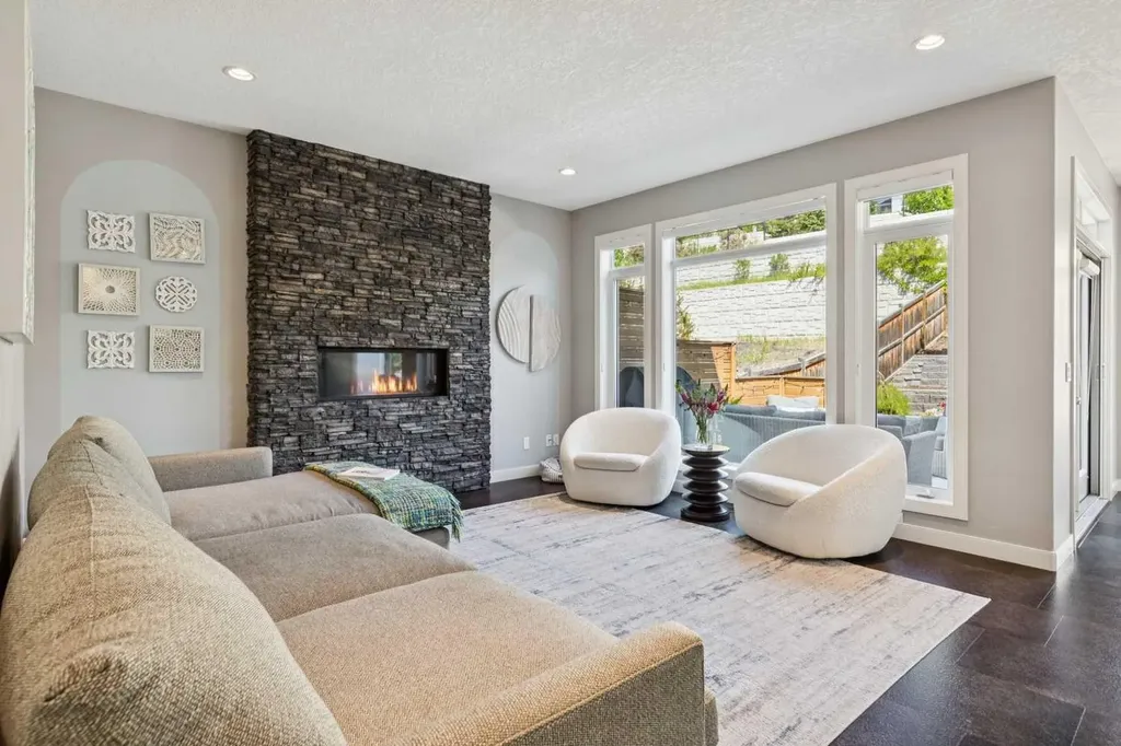 119 Springbluff Boulevard SW Calgary AB T3H 4V3