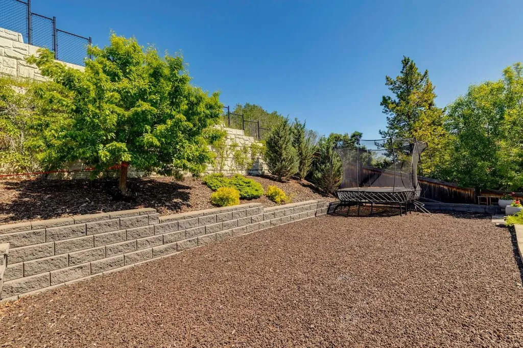 119 Springbluff Boulevard SW Calgary AB T3H 4V3