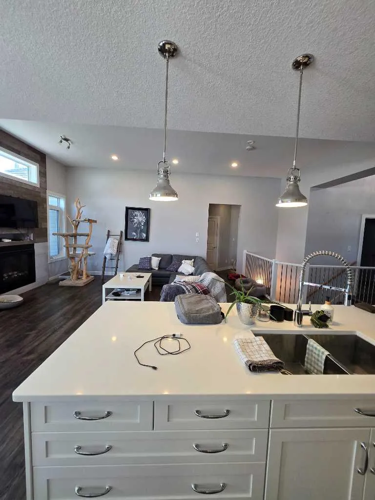 805 7 Avenue Fox Creek AB t0h1p0
