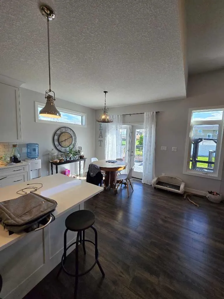 805 7 Avenue Fox Creek AB t0h1p0