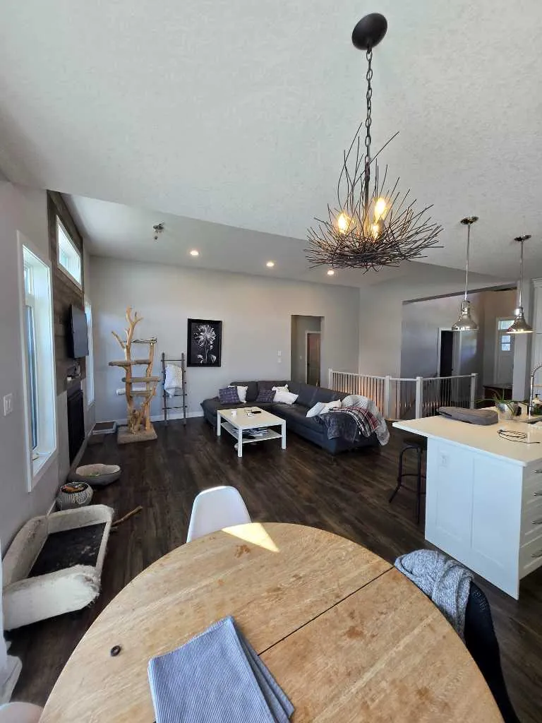 805 7 Avenue Fox Creek AB t0h1p0