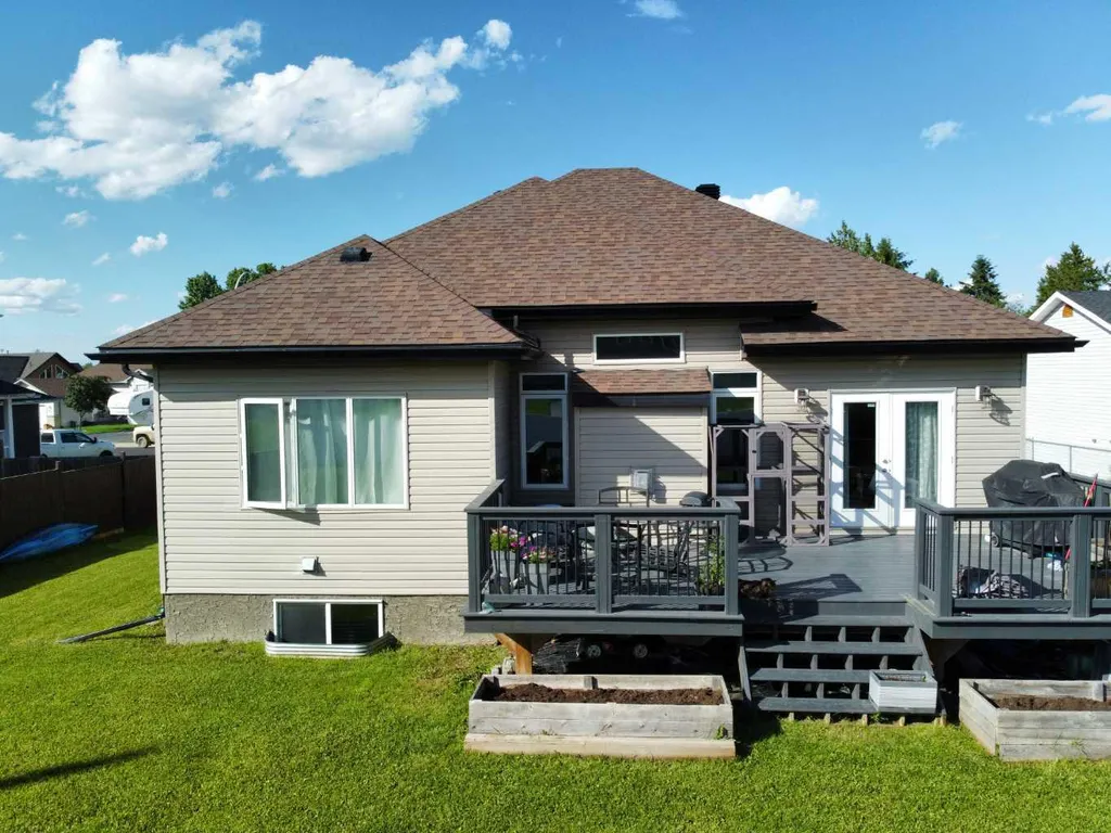 805 7 Avenue Fox Creek AB t0h1p0