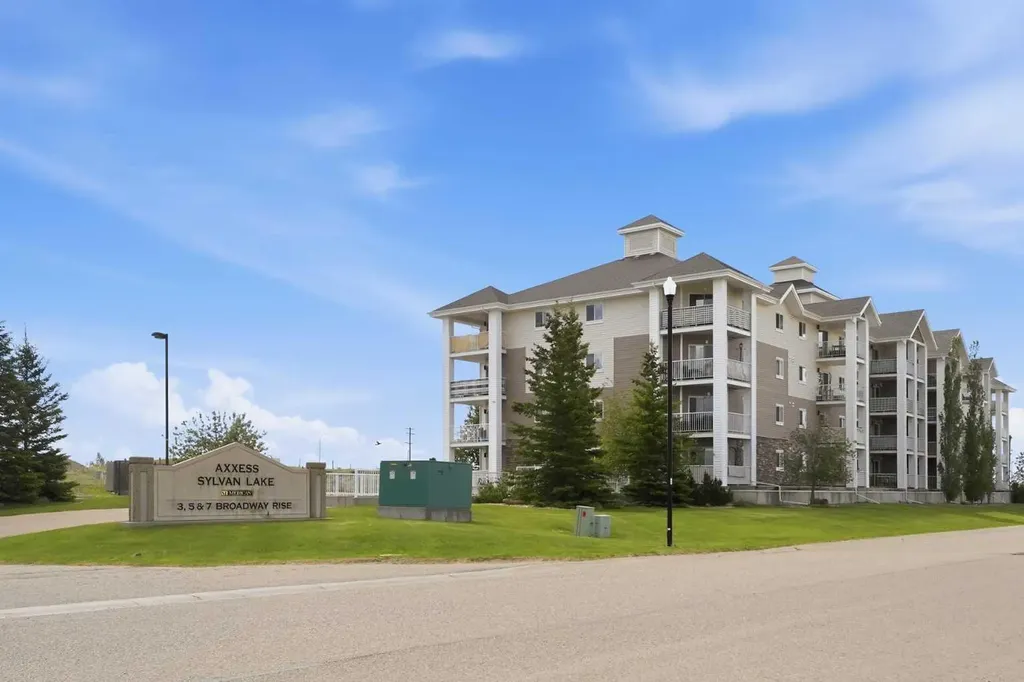 3 Broadway Rise Sylvan Lake AB T4S 0G9
