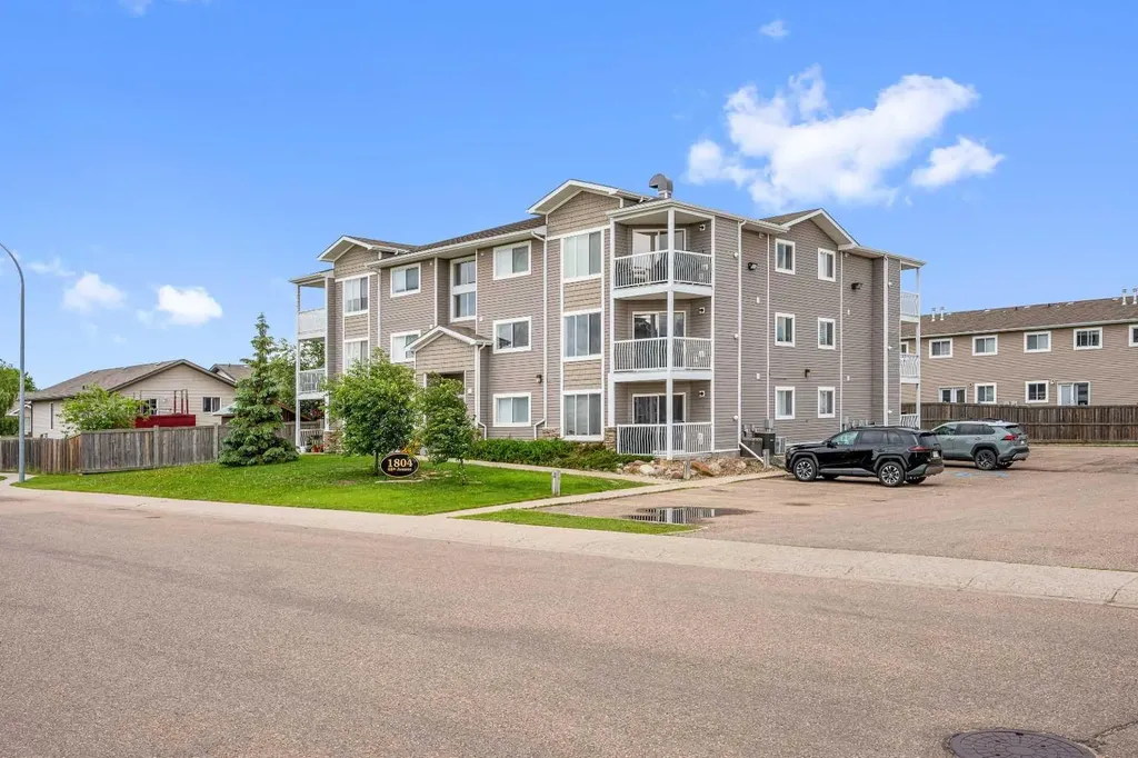 1804 48 Avenue Lloydminster SK S9V 1K2