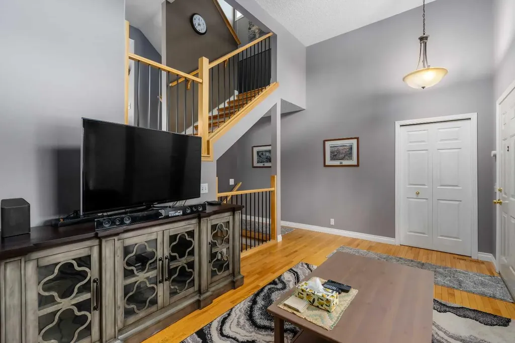 47 Millrose Place SW Calgary AB T2Y 3J6