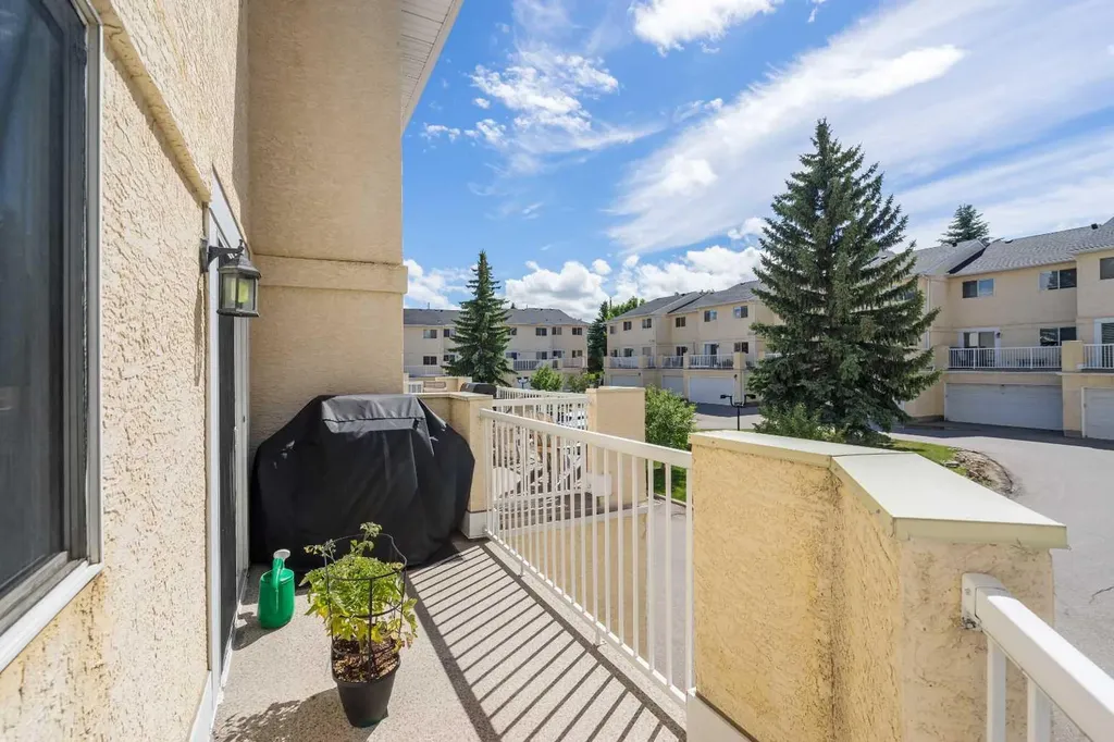 47 Millrose Place SW Calgary AB T2Y 3J6