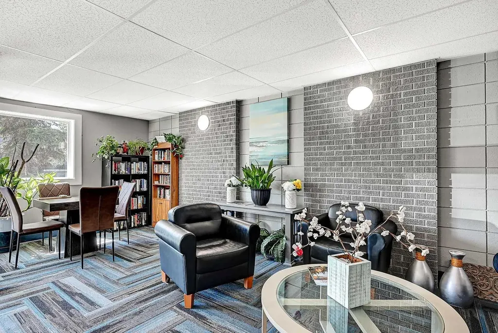 10230 106 Avenue Grande Prairie AB T8V5G8