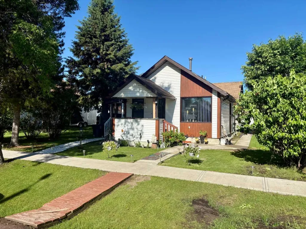5032 48 Street Mannville AB T0B 2W0